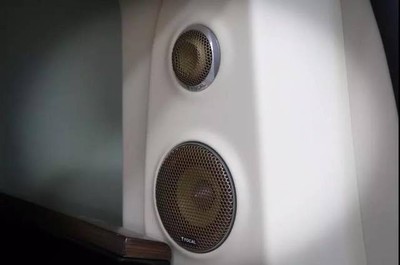 移動(dòng)總裁辦公室——鉑馳維努斯4座商務(wù)房車，奔馳V260的極致定制與尊享